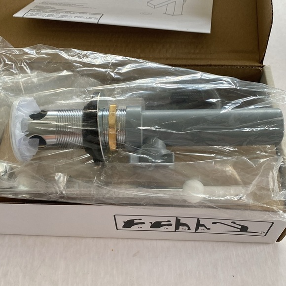 Delta Single Handle Lavatory Faucet 567LF-PP new open box. - Picture 2 of 5